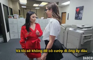 Người phụ nữ lớn tuổi lừa dối chồng và quan hệ với một con cặc đen to