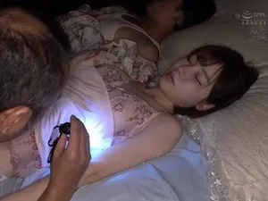 Ngực to, sex cạo lông