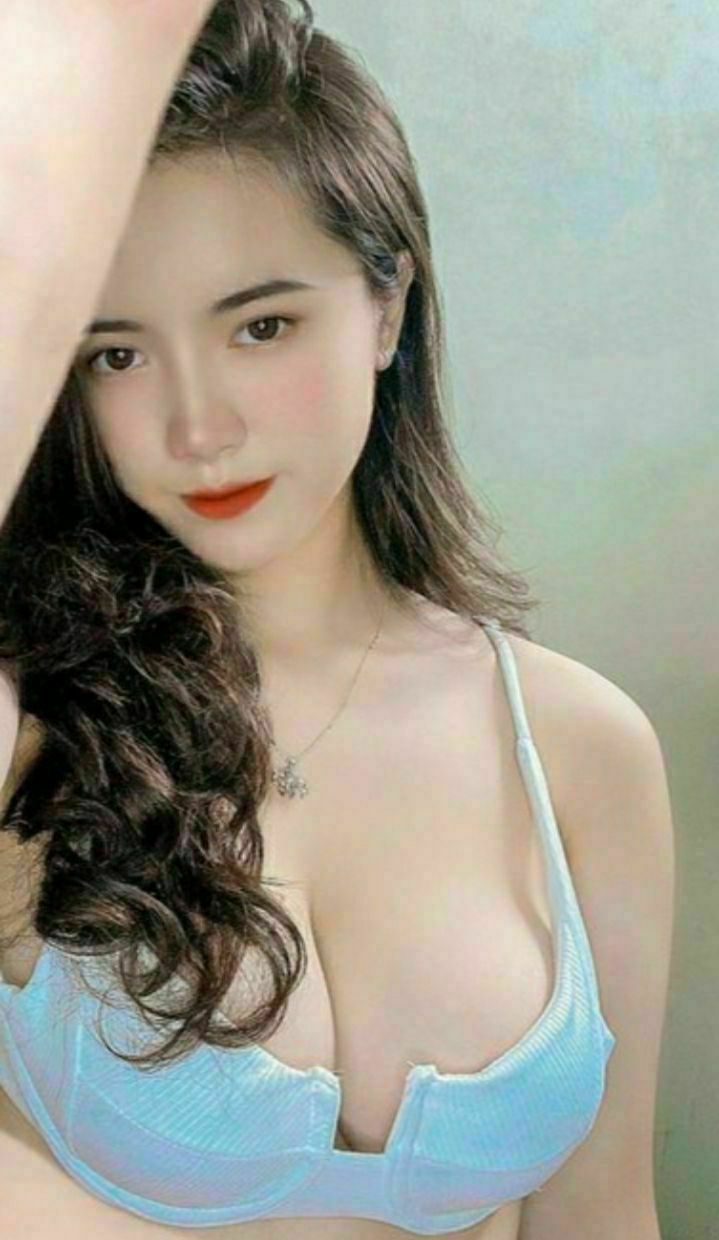 Chàng trai cặc khủng khiến các cô gái tình nguyện banh lồn