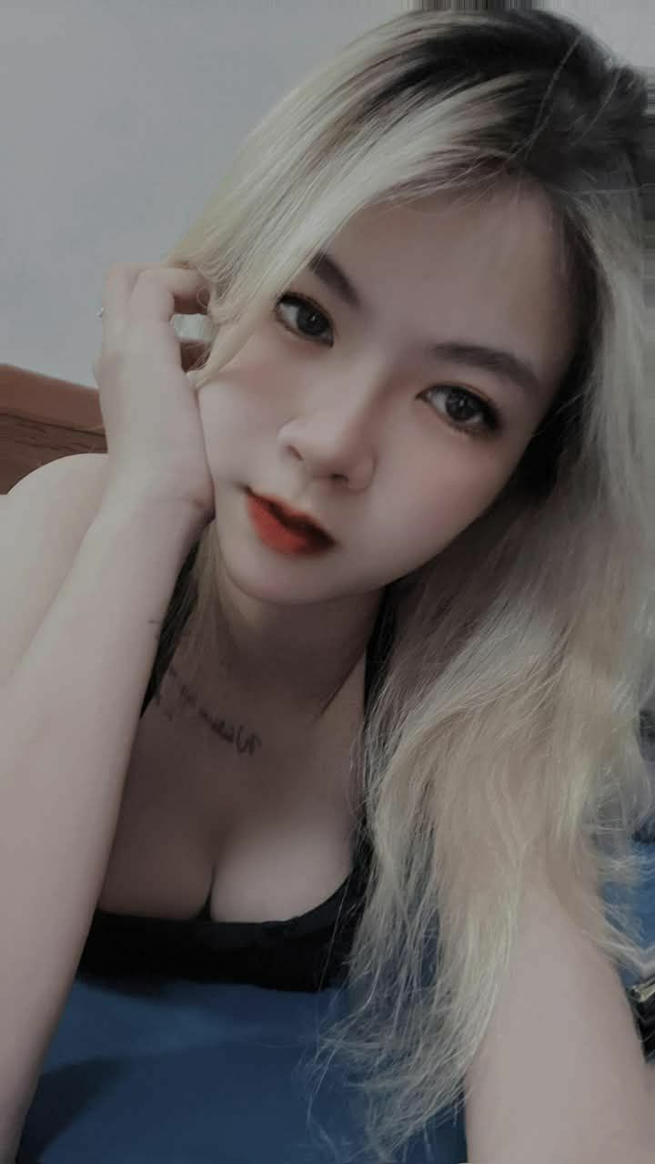 Đêm trước ngày cưới, tôi đã gặp cô bạn thân và địt cô ấy cả đêm hôm đó